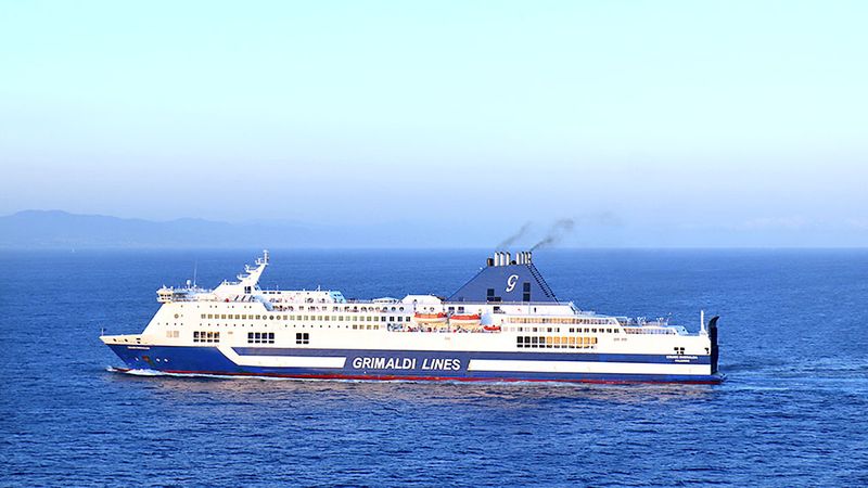 Traghetto Cruise Smeralda Grimaldi Lines